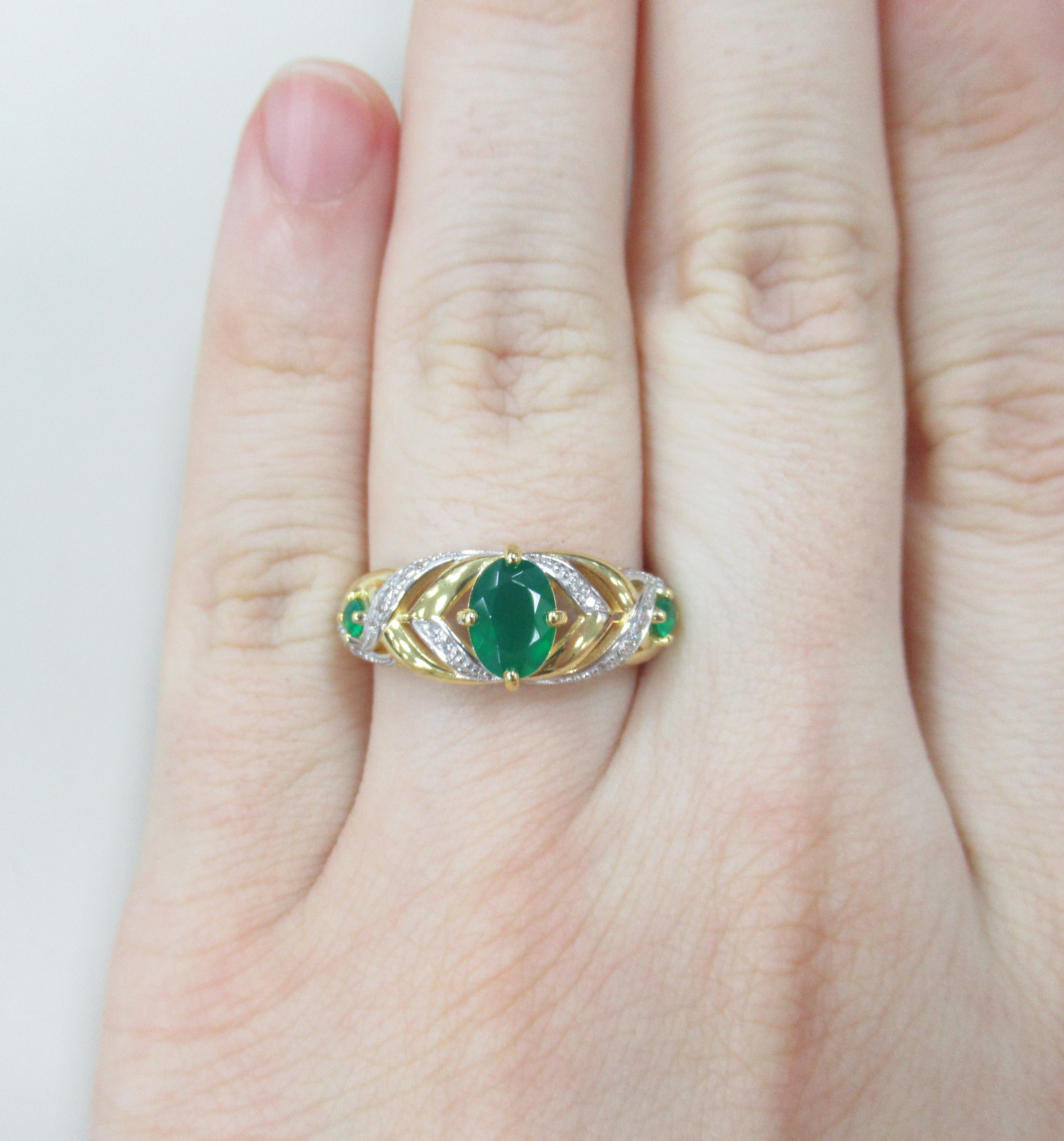 Серебряное кольцо с агатами